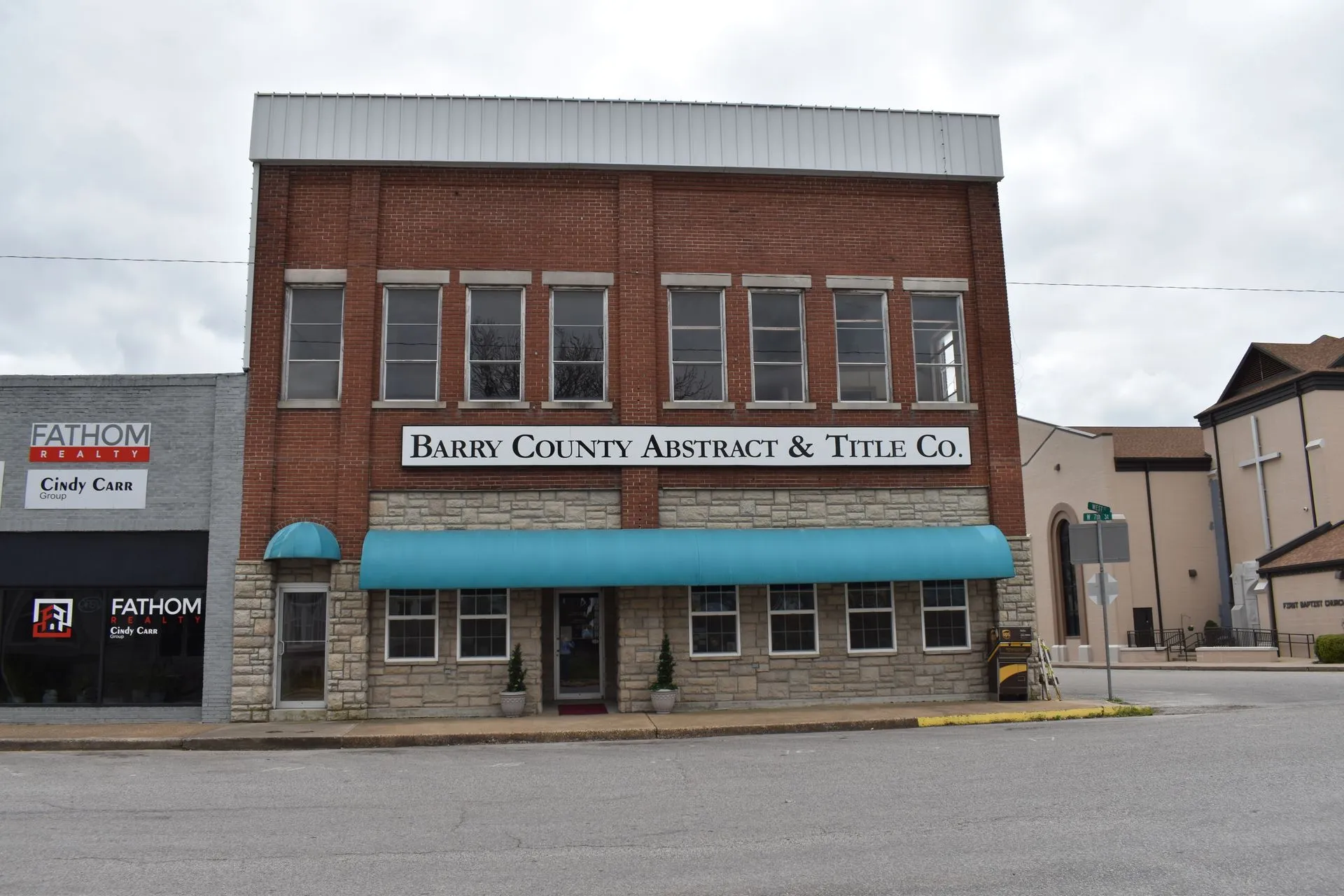 Barry county abstract & title co building in cassville mo